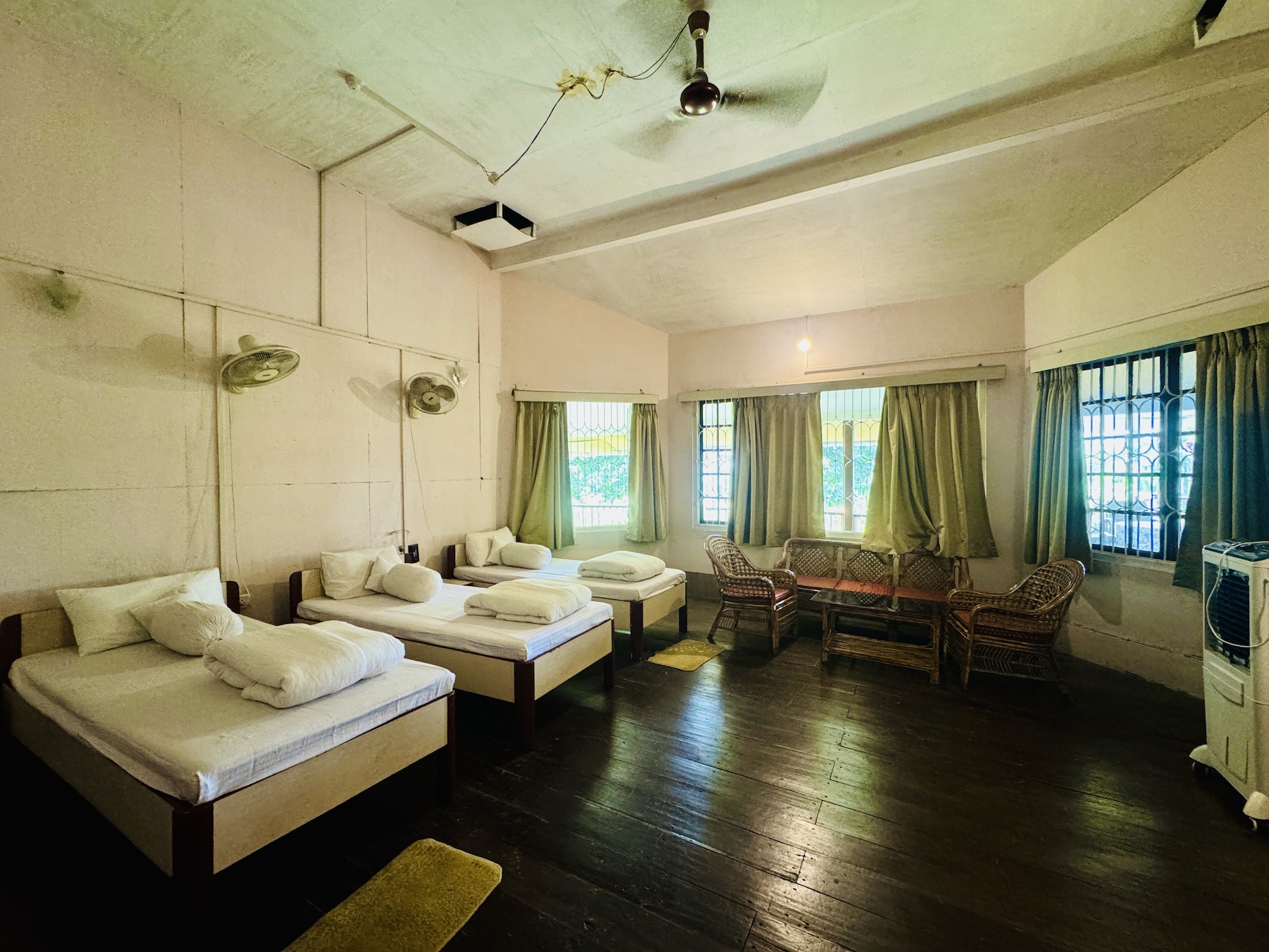 Deluxe Tripple Bed Room